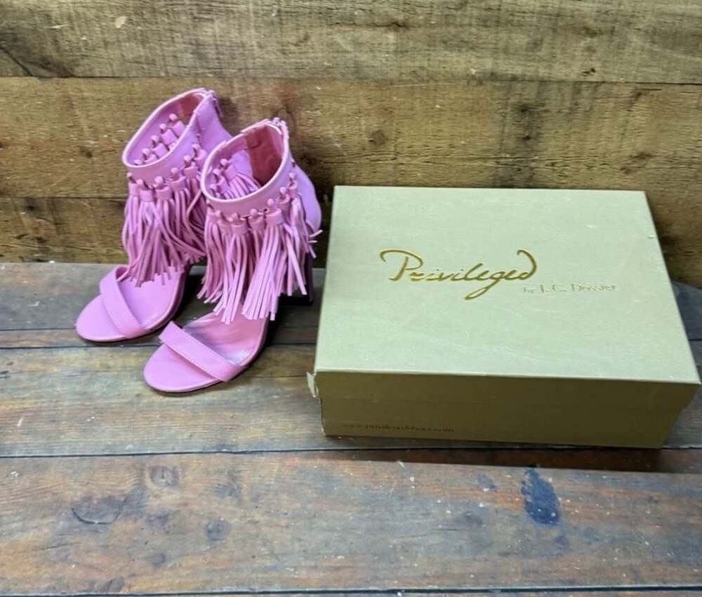Privileged Eila Size 8 M Pink Fringe Heels